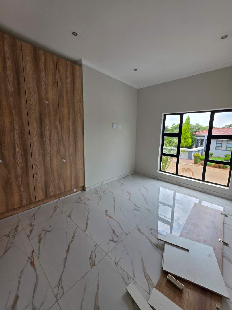 5 Bedroom Property for Sale in Seasons Lifestyle Estate North West